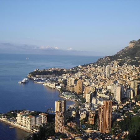 Monaco Hilltop Suites Бюсолей Екстериор снимка