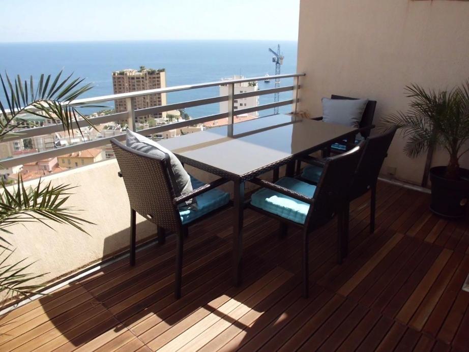 Monaco Hilltop Suites Бюсолей Стая снимка